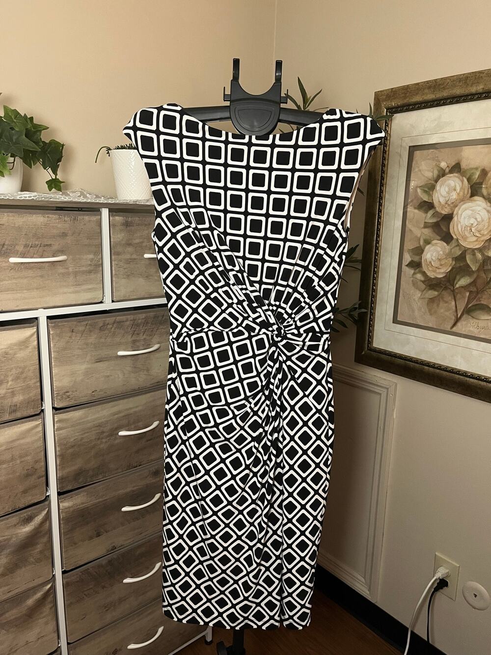 Lauren Ralph Lauren Women’s Size 10 Black White Geometric Twist Front Dress